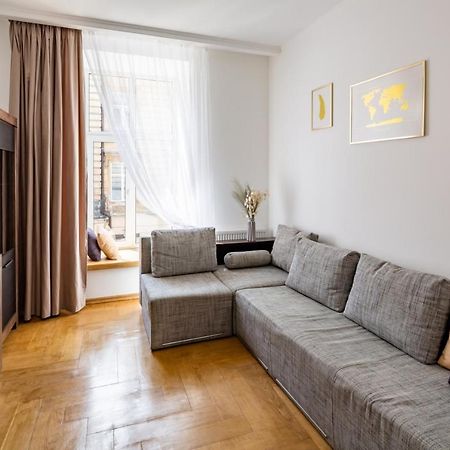 Three Bedroom Apartment On Rynok Square 리비프 외부 사진